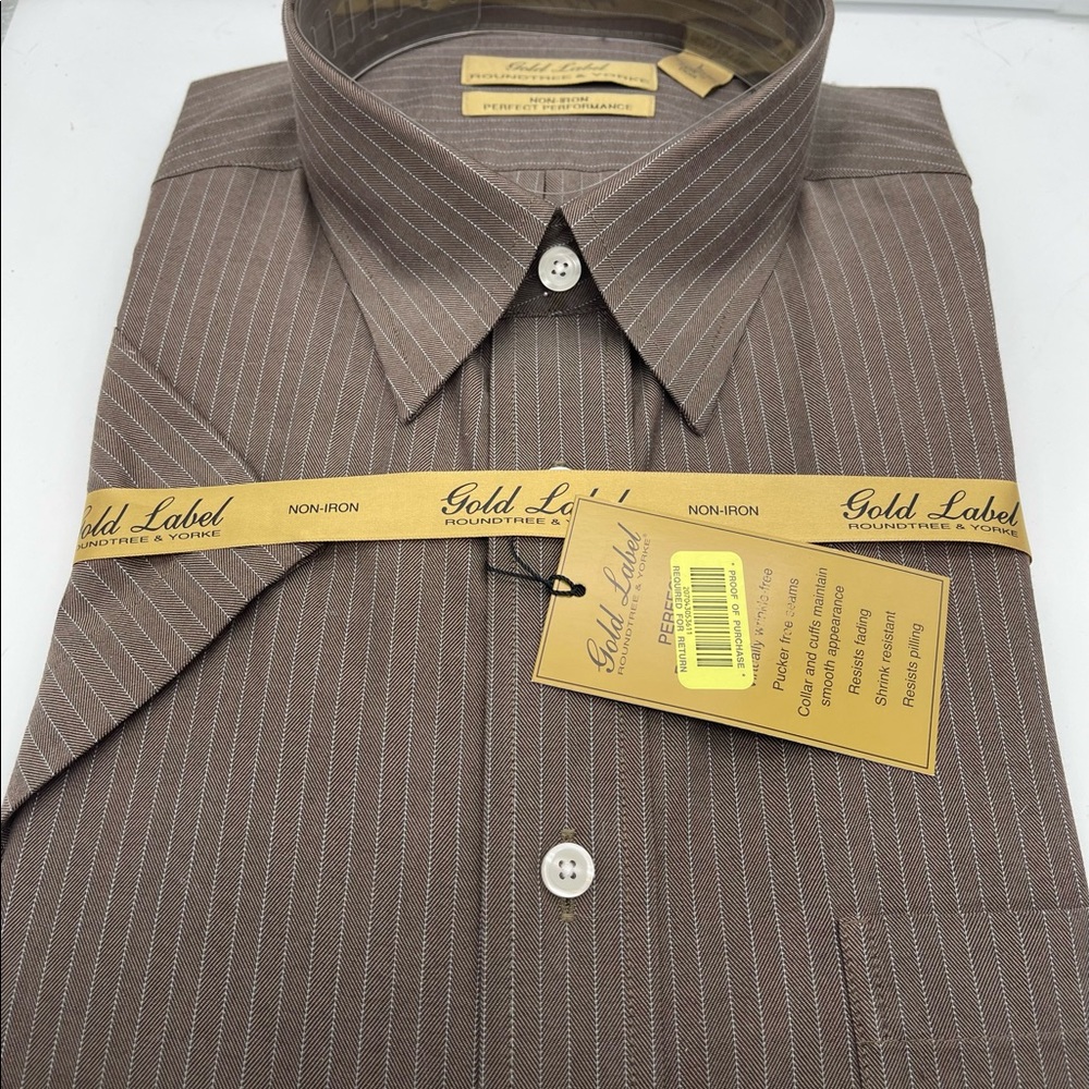 New with tags Roundtree and Yorke Gold label large 100% cotton